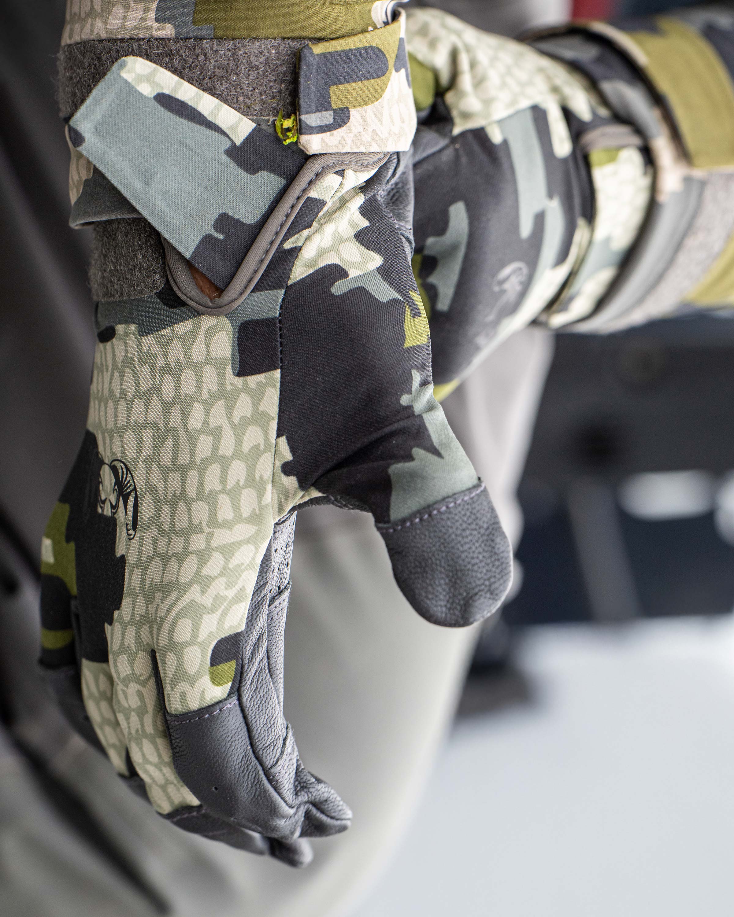 Precision Glove | Gunmetal - Image 10